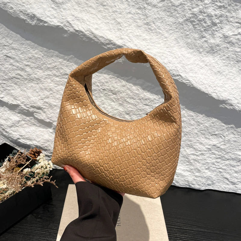 Fashion Pu Weave Bag Red Purse Underarm Bag Fashionable Crescent Mobile Phone Purse and Handbags For Women