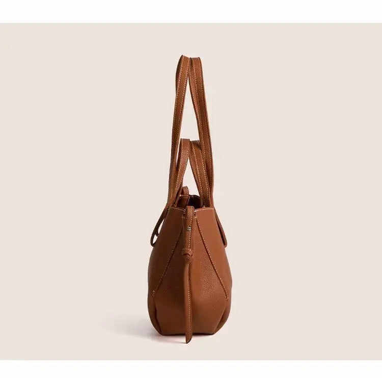 Handheld tote bag with large capacity, trendy and fashionable women's bag, niche and high-end single shoulder bag