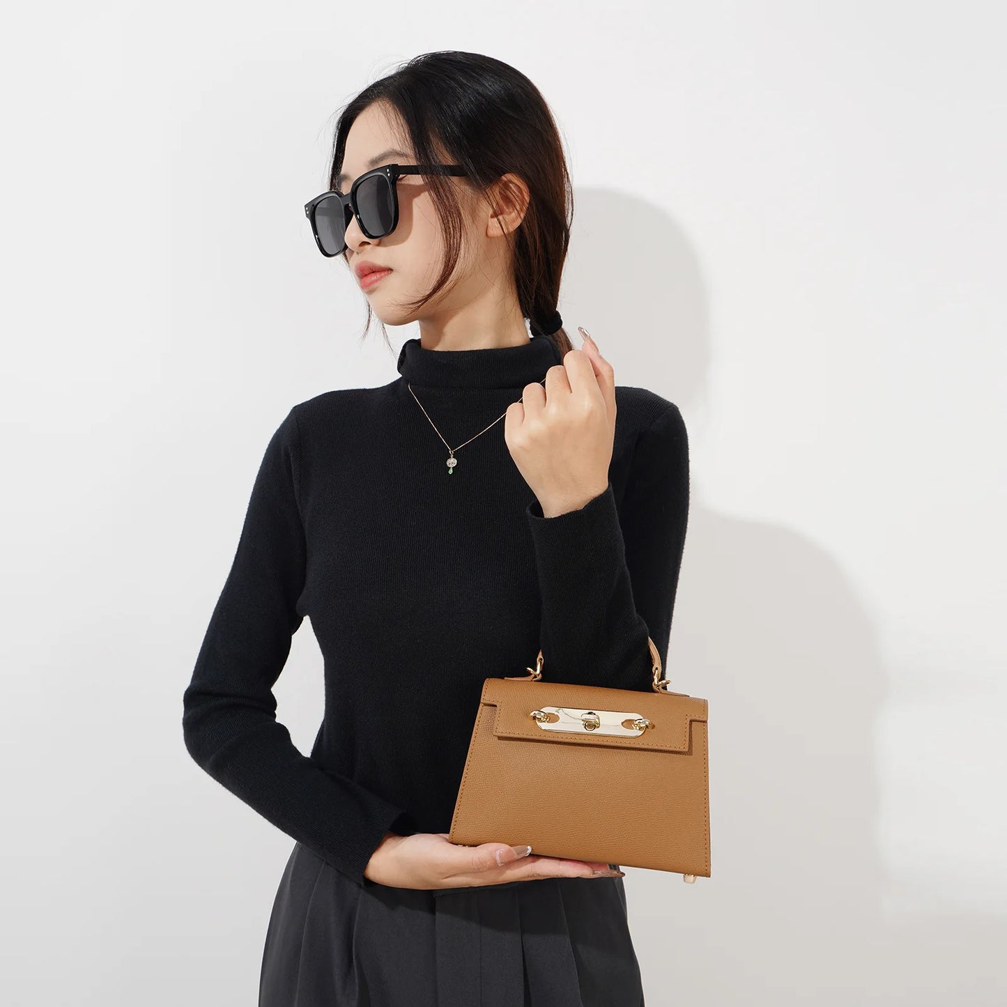 Hot Sell Ladies Luxury Bags Classical Women Handbags Small Size Chain Shoulder Bags Handbags For Women